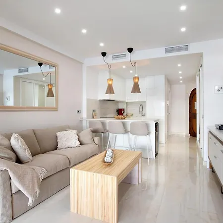 Puerto Marina Luxury Апартаменты *